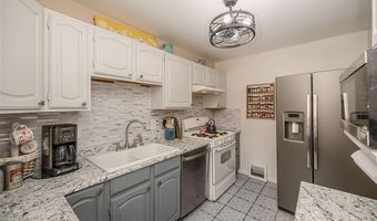 9305 Cloverhurst Dr, Affton, MO 63123