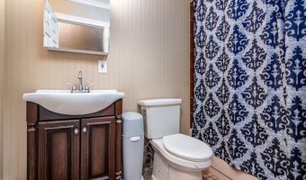 686 Gardner Rd, Exeter, RI 02822