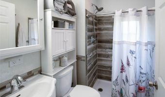 4339 Ovid Ave, Des Moines, IA 50310