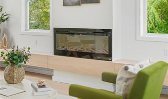 27 Soar Way, Newport, RI 02840