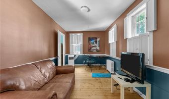 26 Perry St 1, Newport, RI 02840