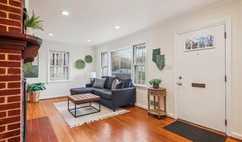 941 N MCKINLEY Rd, Arlington, VA 22205