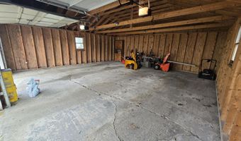 744 Hammond St, Bangor, ME 04401