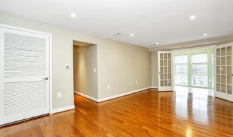 4079 S FOUR MILE RUN Dr 402, Arlington, VA 22204