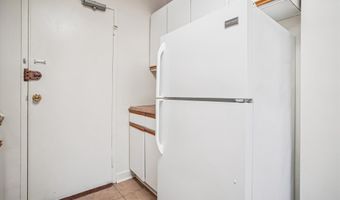 6631 WAKEFIELD Dr 319, Alexandria, VA 22307