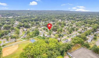 9 Brentwood Ter, Middletown, NJ 07748