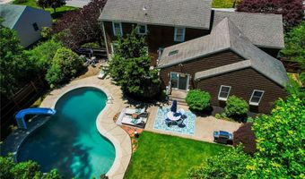 122 Sylvan Dr, East Greenwich, RI 02818