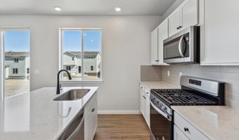 3383 N Irvington St, Aurora, CO 80019