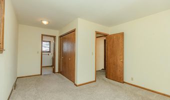 164 Park Pl, Arnolds Park, IA 51331