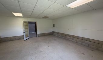 379 Lakepoint Rd, Alford, FL 32420