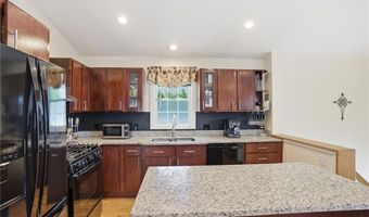212 Lexington Ave, North Providence, RI 02904