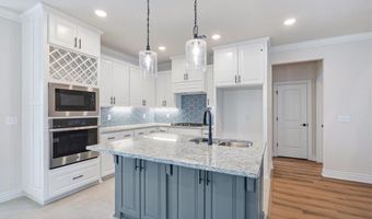 6602 SW Spindle St, Bentonville, AR 72713