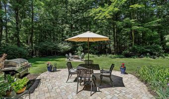 17 Candlewood Dr, Amherst, NH 03031