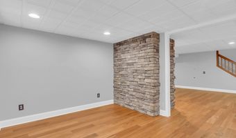 3046 Hawthorne St, Athens, TN 37303