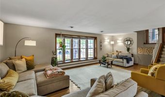 60 Fairways Blvd, Amherst, NY 14221