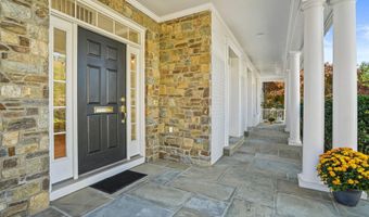 5604 HOOVER St, Bethesda, MD 20817