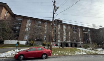 6011 EMERSON St 606, Bladensburg, MD 20710