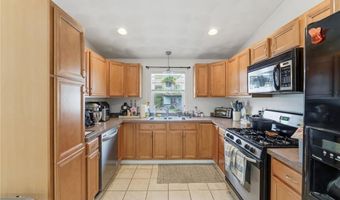 167 Central St, Lincoln, RI 02838