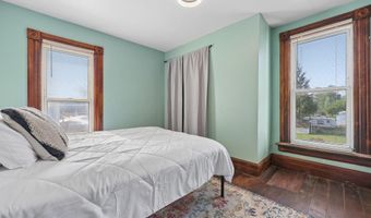 107 W High St, Ashley, OH 43003