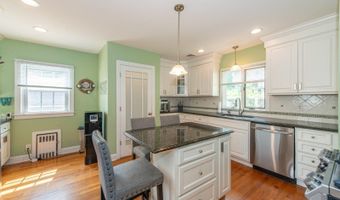112 Main St, Bayonne, NJ 07035