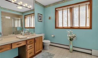 565 Wendt Dr, Angola, NY 14006