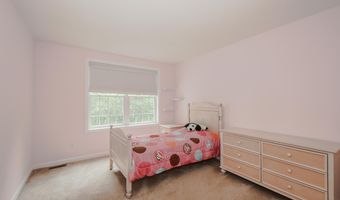 61 Grapevine Rd, Bedford, NH 03110
