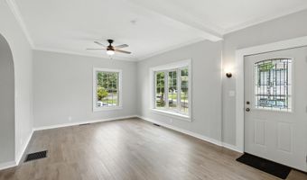 355 W 9th St, Auburn, IN 46706
