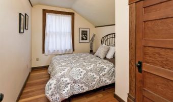 19 Gresham St, Ashland, OR 97520