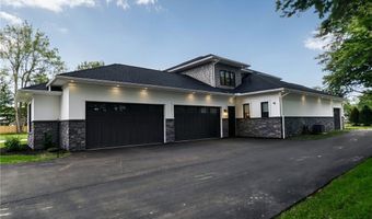 11 Sanctuary Ct, Amherst, NY 14221