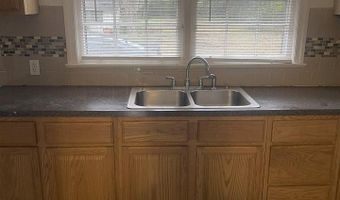 419 N Nettles St, Bishopville, SC 29010