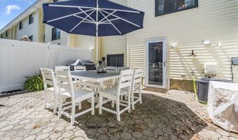 258 Clubhouse Dr, Middletown, NJ 07748
