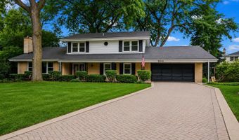 2110 E Eastman Ct, Arlington Heights, IL 60004
