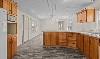 92 Bayview Pkwy, Middletown, RI 02842