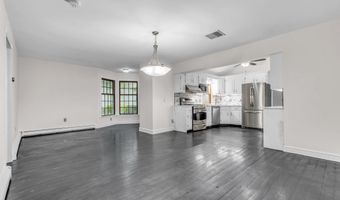19 CENTER St, Barnegat, NJ 08005
