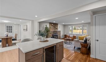 45 Valley View Dr, Cumberland, RI 02864