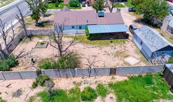 323 L St, Carlsbad, NM 88220
