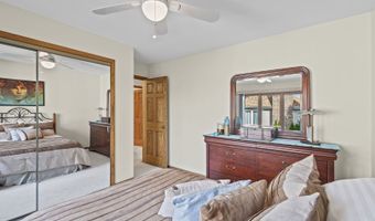 2409 E Greshan Ct, Arlington Heights, IL 60004