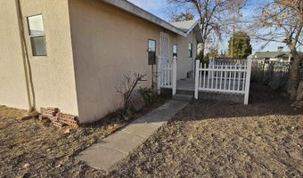 2701 Mountain View Dr, Carlsbad, NM 88101