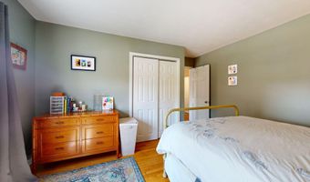 5 Crawford Dr, Bath, ME 04530