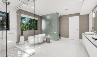 124 Park Dr, Bal Harbour, FL 33154