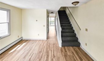 17 Public St, East Providence, RI 02914
