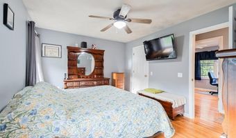 80 TOMAHAWK Trl, Cranston, RI 02921