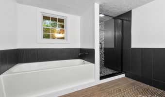 28 Pine Ln, Asheville, NC 28806