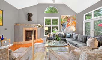101 E Krumkill Rd, Albany, NY 12208