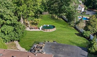 687 Hopping Rd, Belford, NJ 07718