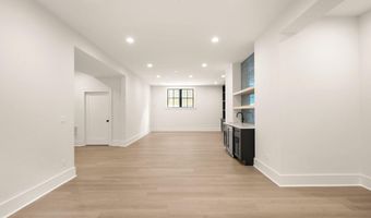 112 N HIGHLAND St, Arlington, VA 22201