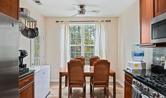 20385 BELMONT PARK Ter 103, Ashburn, VA 20147