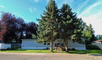 443 Piccadilly Cir, Bismarck, ND 58504