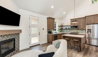 1931 NW Fields St, Bend, OR 97703