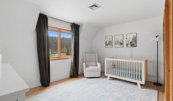 28 E Ridge Ct, Cheshire, CT 06410